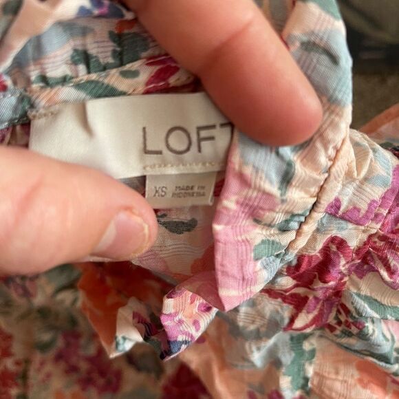 COPY - LOFT Floral Print Pink high neck blouse XS - Picture 4 of 4